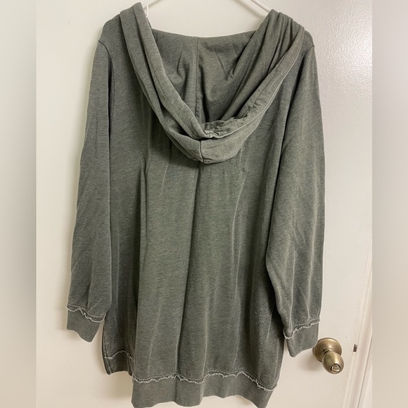 Torrid Fleece Burnout Lace-Up Side Tunic Hoodie size 2 - Picture 2 of 5